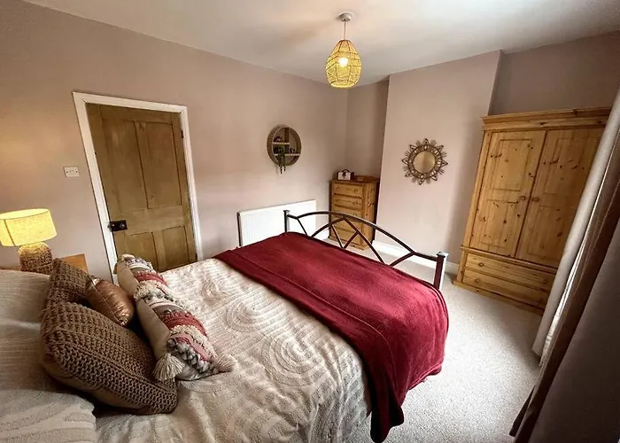 Two Bed Charming Cottage