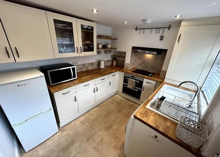 Two Bed Charming Cottage